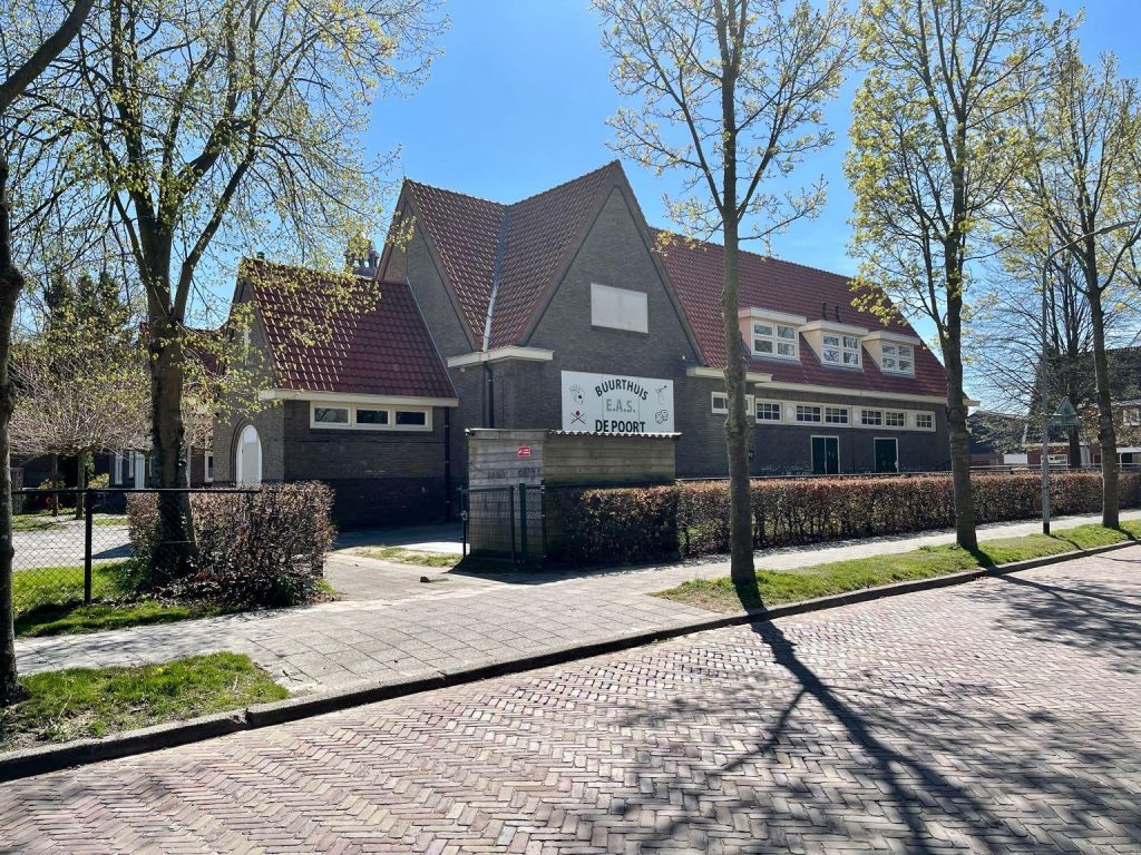 Het gebouw van EAS de Poort Assen